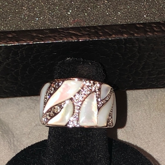 Mother of pearl Swarovski ring silver GORGEOUS - Picture 9 of 16